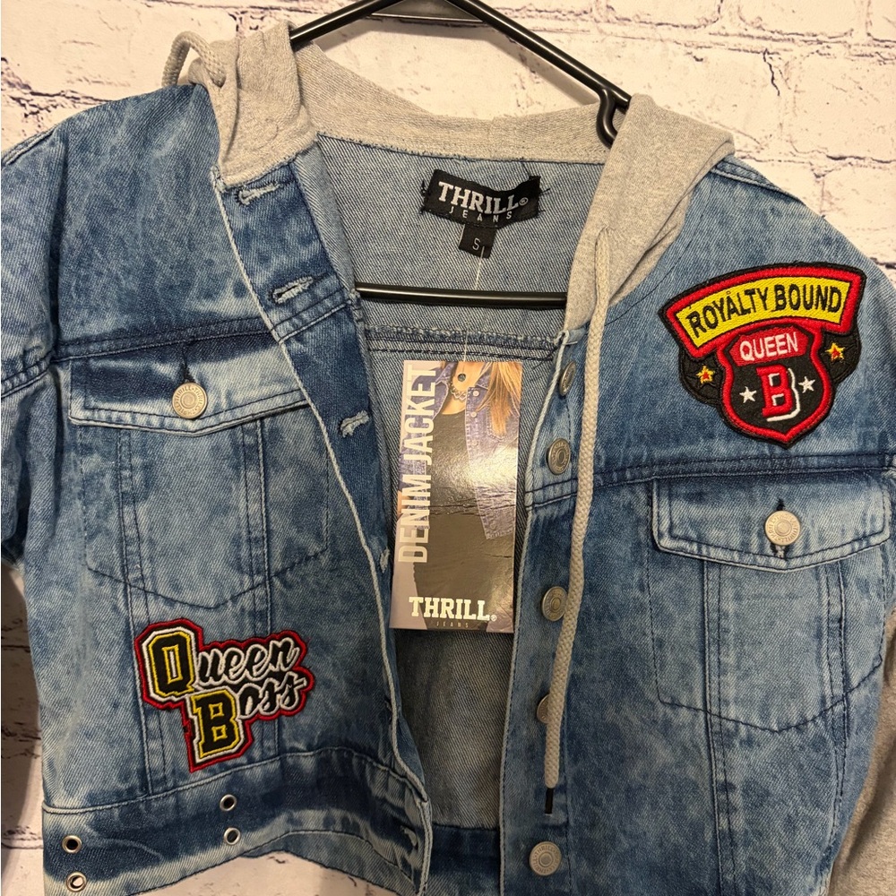 Thrill Blue Denim Jacket with Gray Sleeves and Patches - Picture 2 of 6